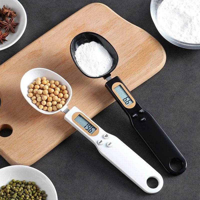 Fitzsi Essentials electronic measuring spoon set in black and white for precise ingredient measurements